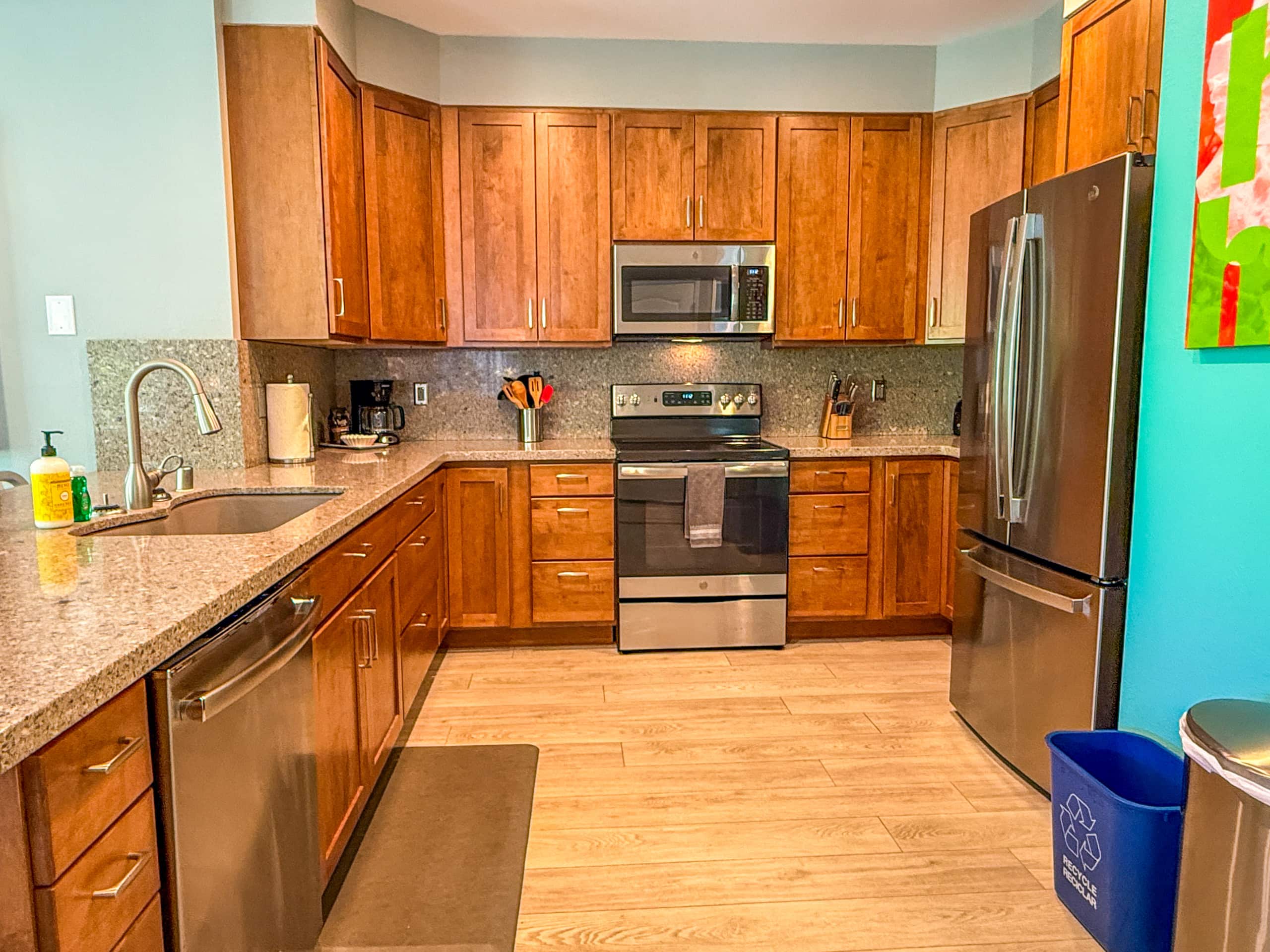 Stylish Poipu 2br/2ba with AC, short walk to beach - Image 10
