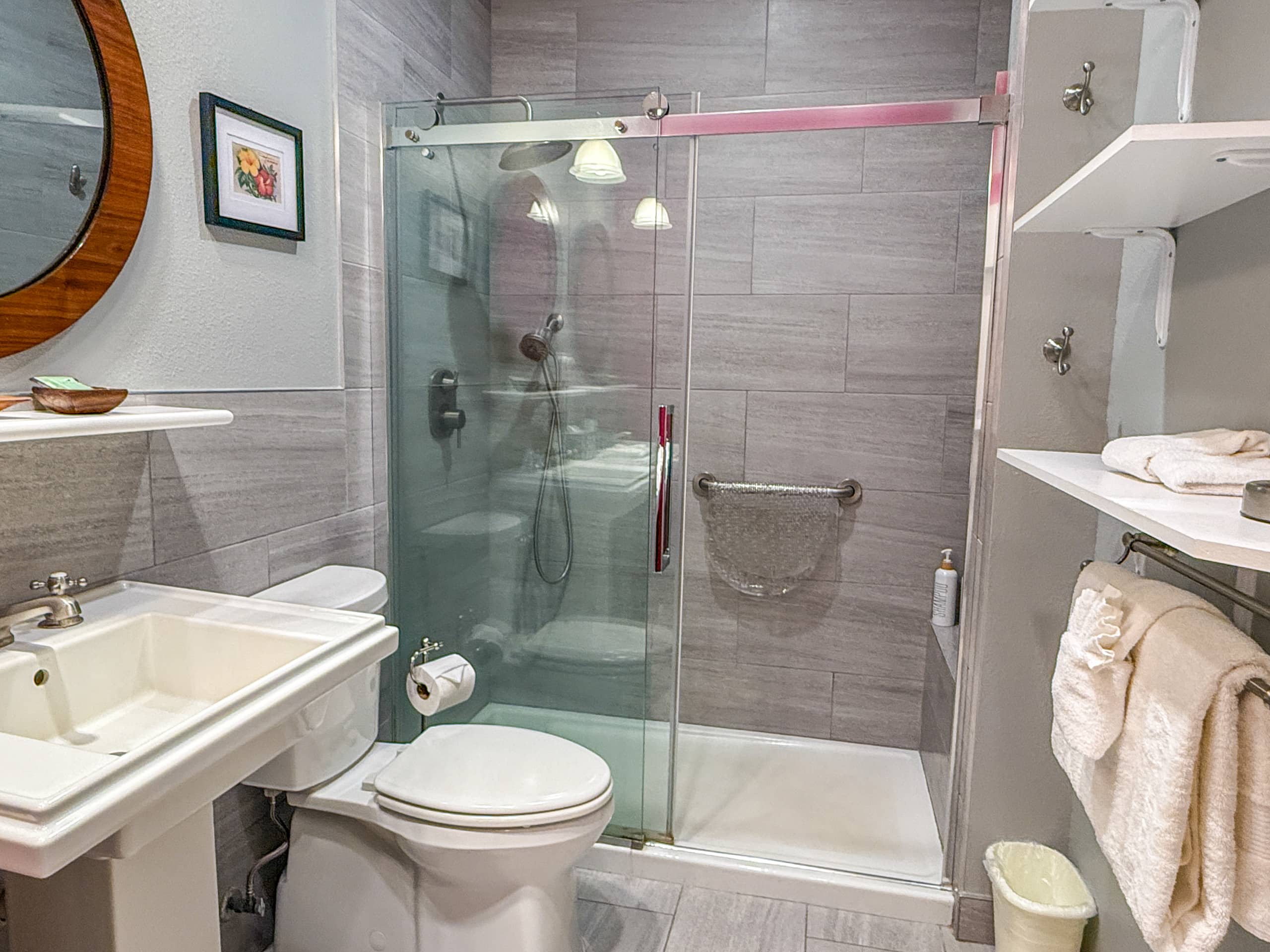 Stylish Poipu 2br/2ba with AC, short walk to beach - Image 14