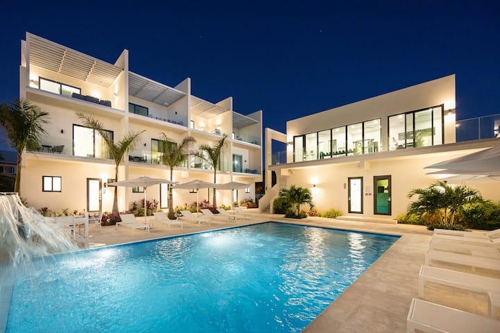 Townhome Villa – Steps To Grace Bay (Sleeps 4) - Turks and Caicos Islands