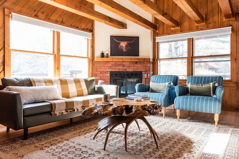 Popular Airbnb listing: Designer Cabin • Near Hapgood Pond & Hiking Trails in Bennington