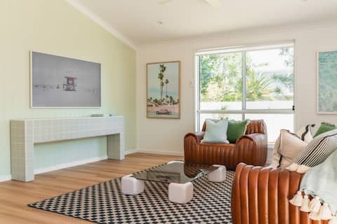Top performing Airbnb: The Little Tropicana - Best Location in Town! in Byron Bay