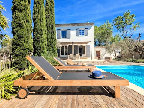 L'Oliveraie d'Ozilhan Villa & pool at Pont du Gard