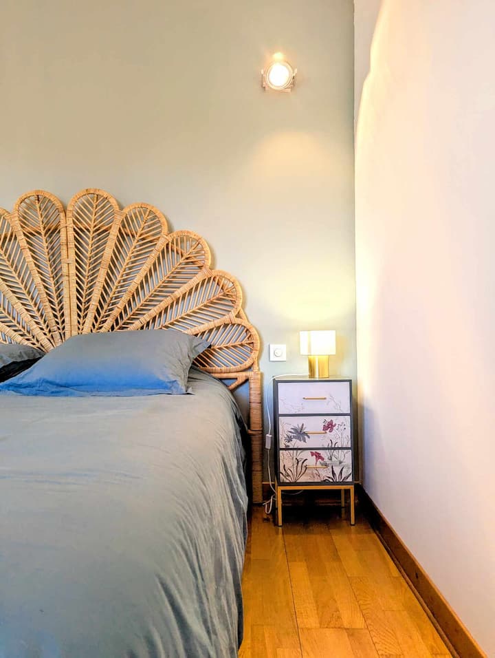 Lit Queen Size 160 * 200 / literie confortable / dressing 