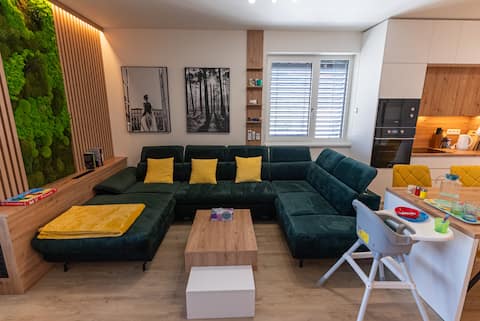Top Airbnb: Family space with free parking & Air condition in Brno