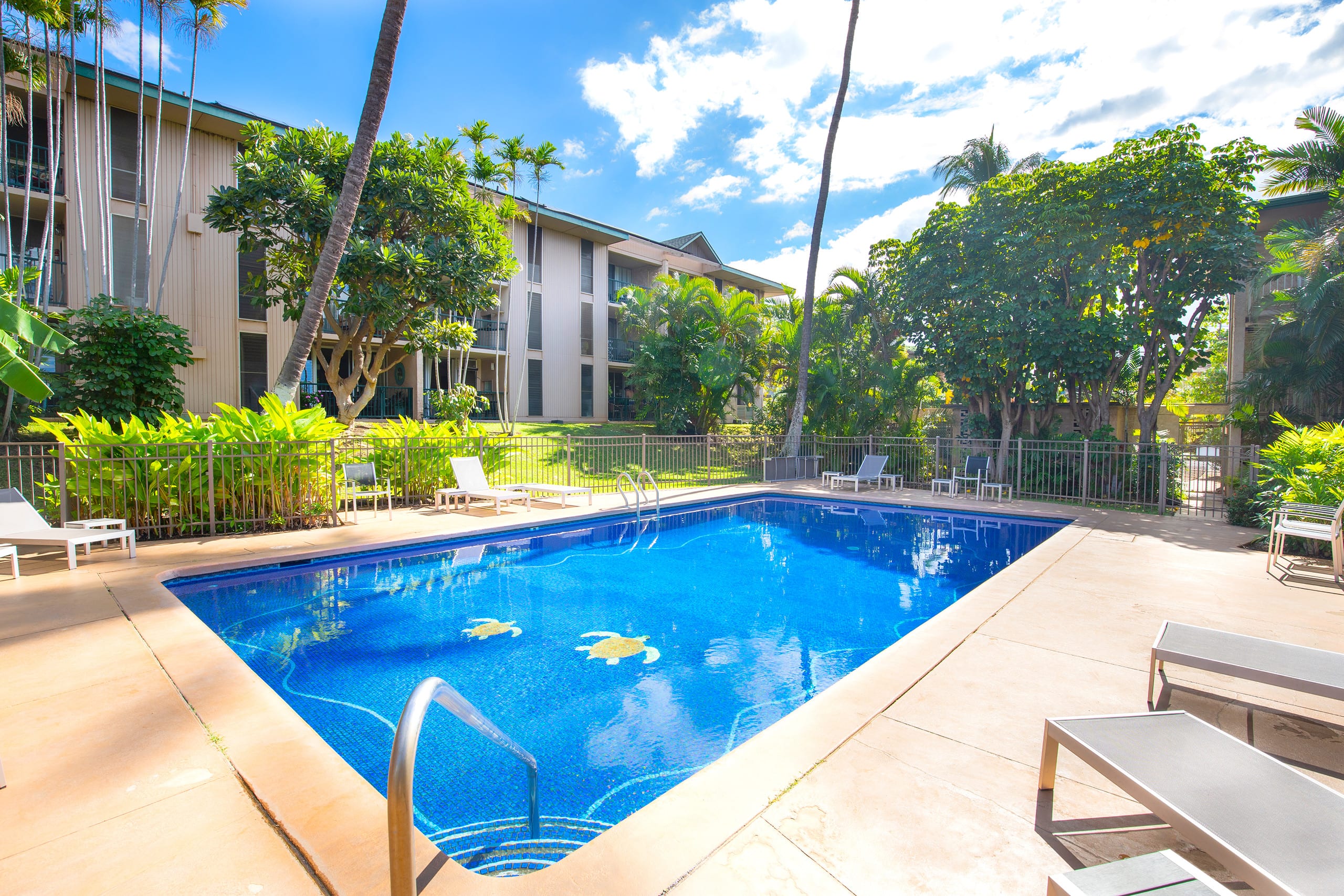 2 Bedroom Condo 2 Blocks To Charley Young Beach - Image 16