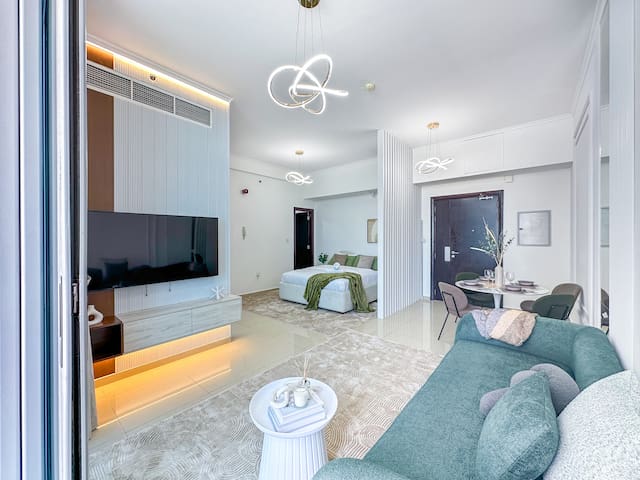Upgrade Unit w/ Sea View Ideal Location Near Beach — foto 7