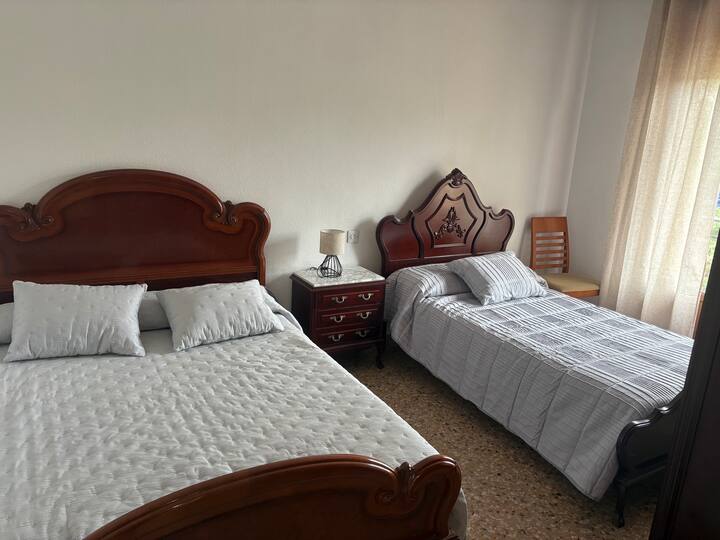 CAMA DE MATRIMONIO DE 135 cm 
CAMA INDIVIDUAL DE 105 cm