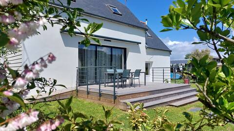 Le Sanderling 300m sea + kayak paddle bikes