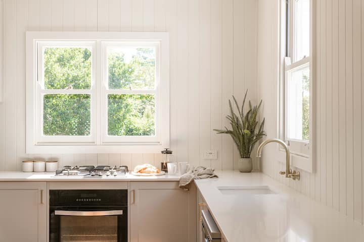 Modern Cottage - Walk To Cafés & Nature Trails - タンボリーン・マウンテン