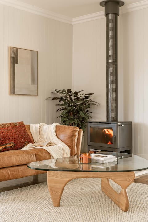 Modern Cottage - Walk to Cafés & Nature Trails