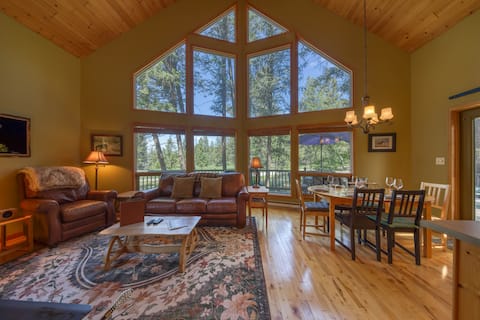 June Bonus: 2 Pool Passes | 3BR Cabin | Sable Pine