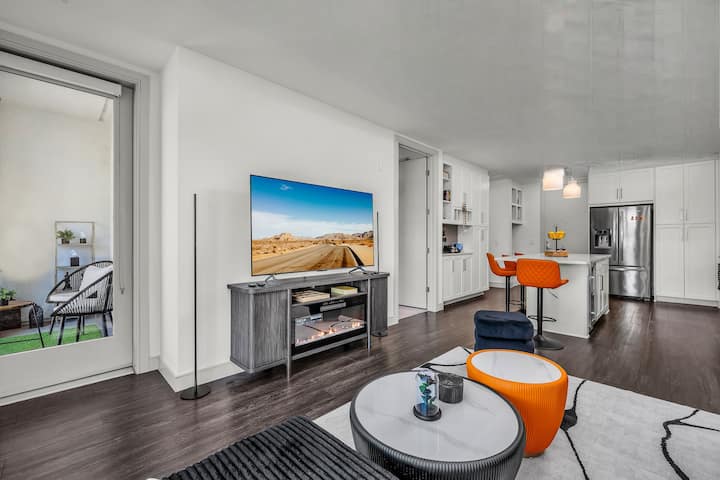 Irvine/irvine Spectrum/20 Min 2 Beach & Disneyland - Irvine, CA