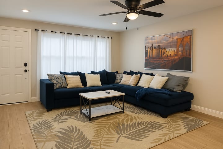 Group-friendly Luxury • 3br • 2 Baths • Sleeps 8. - Newark, NJ