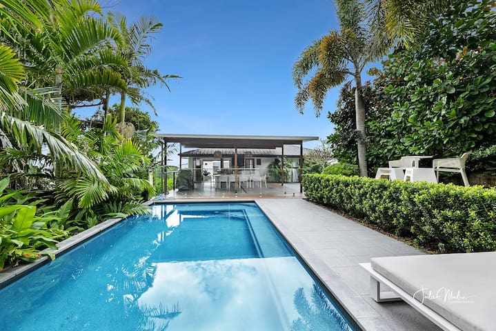 Pacific View – Steps to Coolum beach, Pets on app gallery image 4