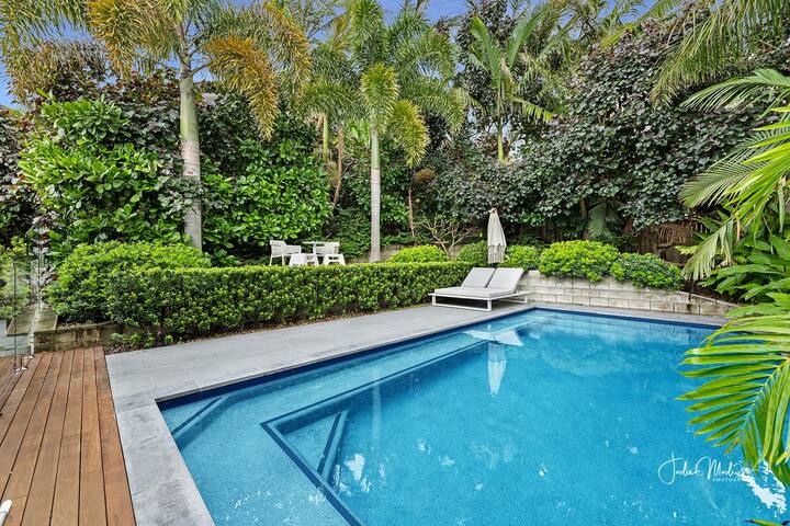 Pacific View – Steps to Coolum beach, Pets on app gallery image 2