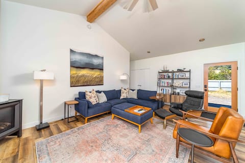 Successful Airbnb property: Ocean Views, Hot Tub & EV Charger in Sea Ranch