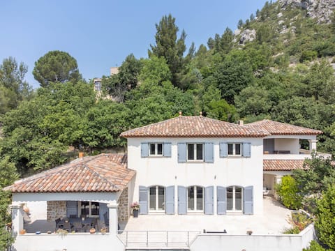 "Bella Soccorsa" campaigns