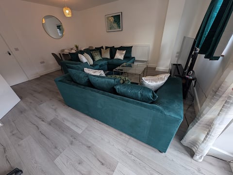 Large 4BR house 2.5bath for Contractors & Families