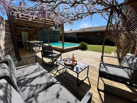 Medou~Charming Wooden House Pool Cozy Forest