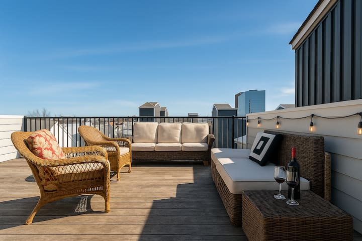 Group Getaway | Sleeps 12 | Spacious & Central