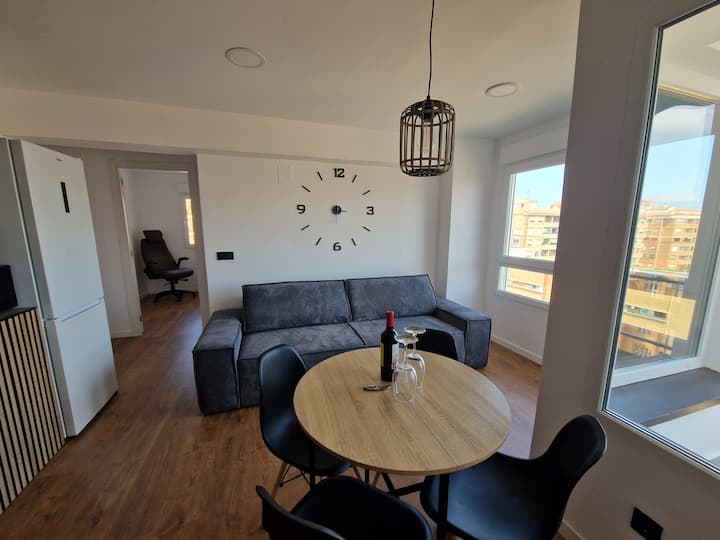 Renovated 3 Bedroom Apartment With Lift And Ac - Villarreal