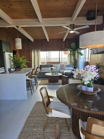 Catalina Island Mid Century Modern Home gallery image 3