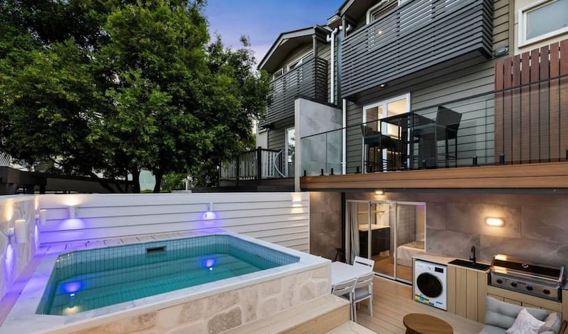 Grand Luxe 3BR Townhouse | Plunge Pool