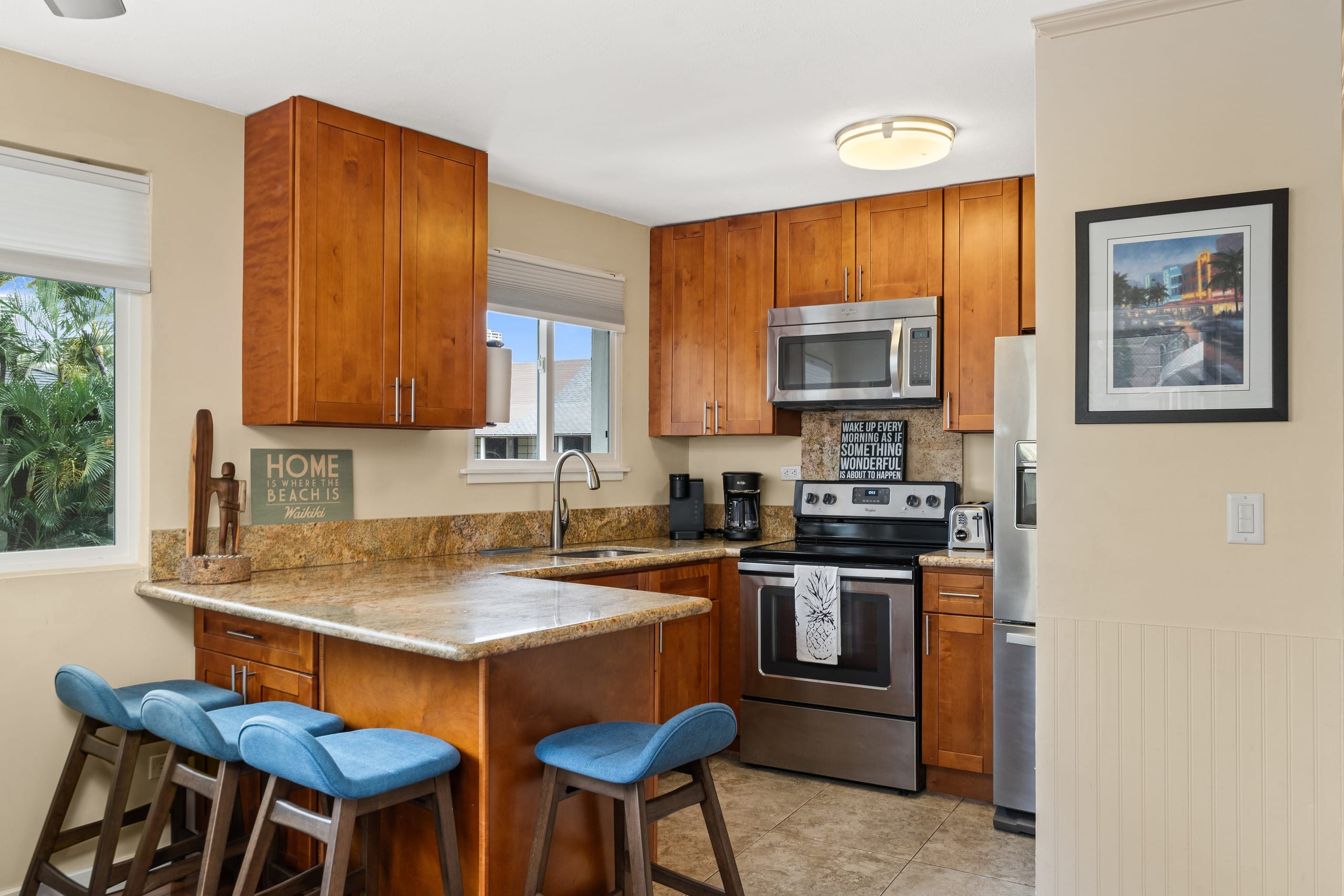 Condo in Honolulu · ★4.62 · 2 bedrooms · 3 beds · 1 bath - Image 12