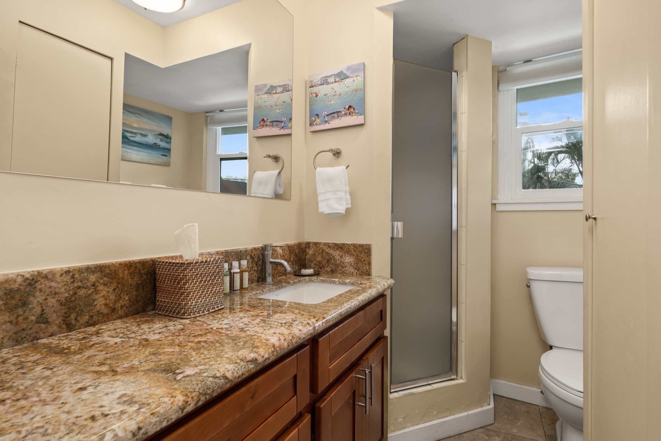 Condo in Honolulu · ★4.62 · 2 bedrooms · 3 beds · 1 bath - Image 21