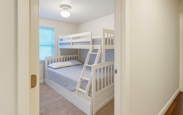  Ideale për argëtim familjar me një krevat marinari të rehatshëm dhe pamje të ndritshme dhe të gëzueshme!