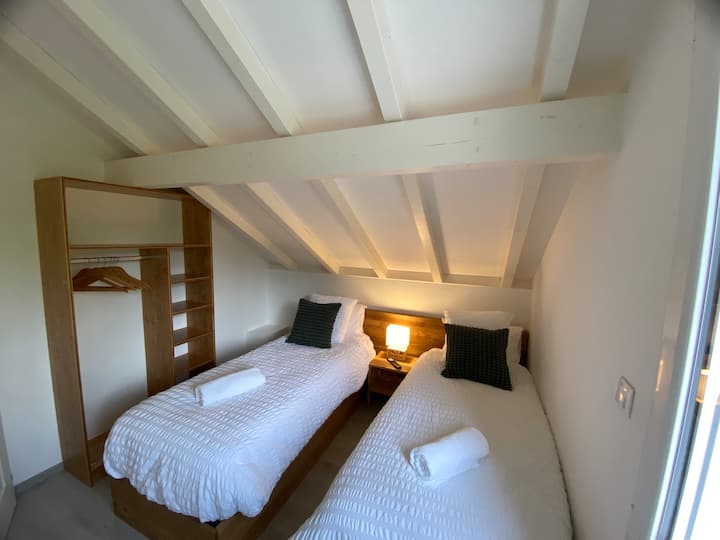 Meka i udobna posteljina️, mekani ručnici i kvalitetni madraci, sve od lokalnog brenda Linvosges, za ugodan boravak! 