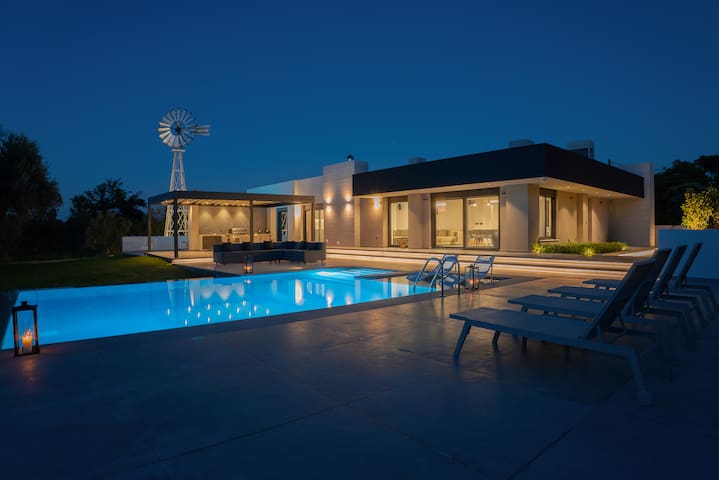 Casadi Luxury Villa