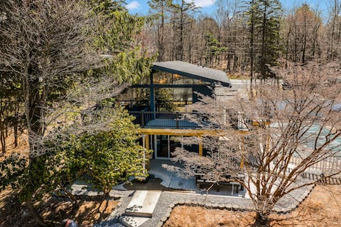 Newest BLVCK Cabin 4 w/Pool & Hot tub & Outdoor TV