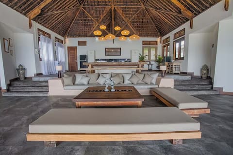 Villa Senja Ceningan (3BR) Ocean & Sunset Views.