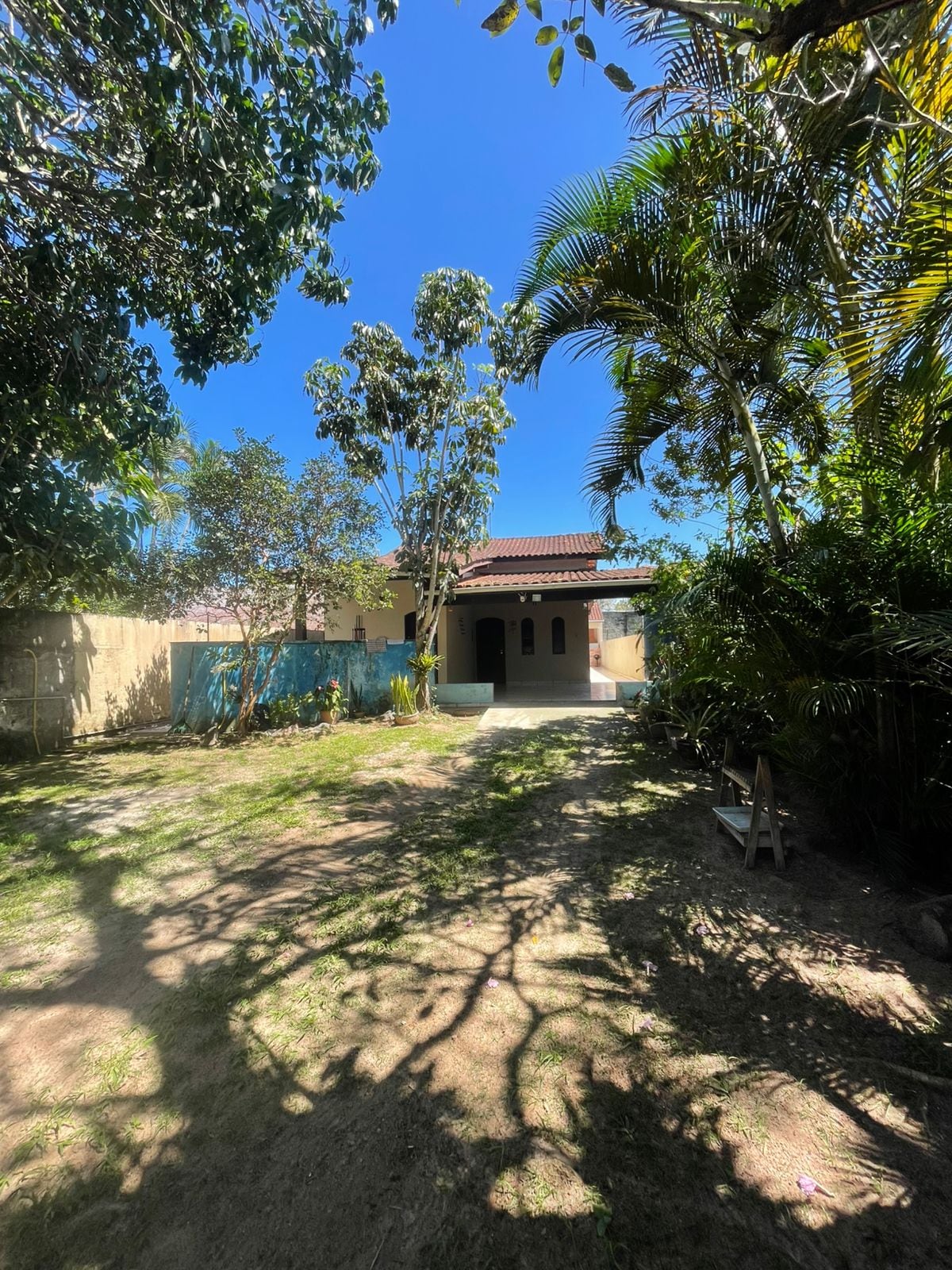 Top Airbnb: Large House 100 meters from the Beach. in Bertioga
