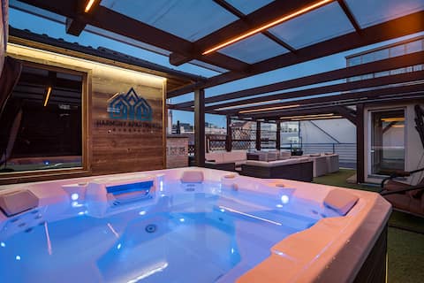 Penthouse Deluxe Apartment, Jacuzzi, Sauna