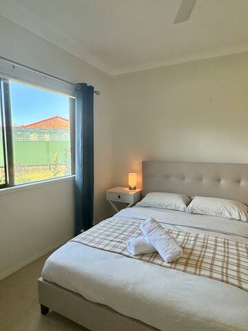 7 Bedrooms/Swimming Pool/25 Acres of Green Space gallery image 5