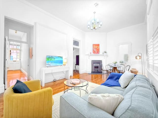 Townhouse in Heart of The Rocks : Opera House