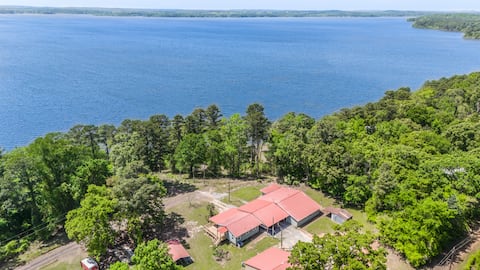 TWIN PINES - 6 Bedrooms-3 Baths