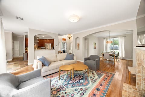 Popular Airbnb listing: Walk to Zilker, Barton Springs & More - Sleeps 12 in Zilker