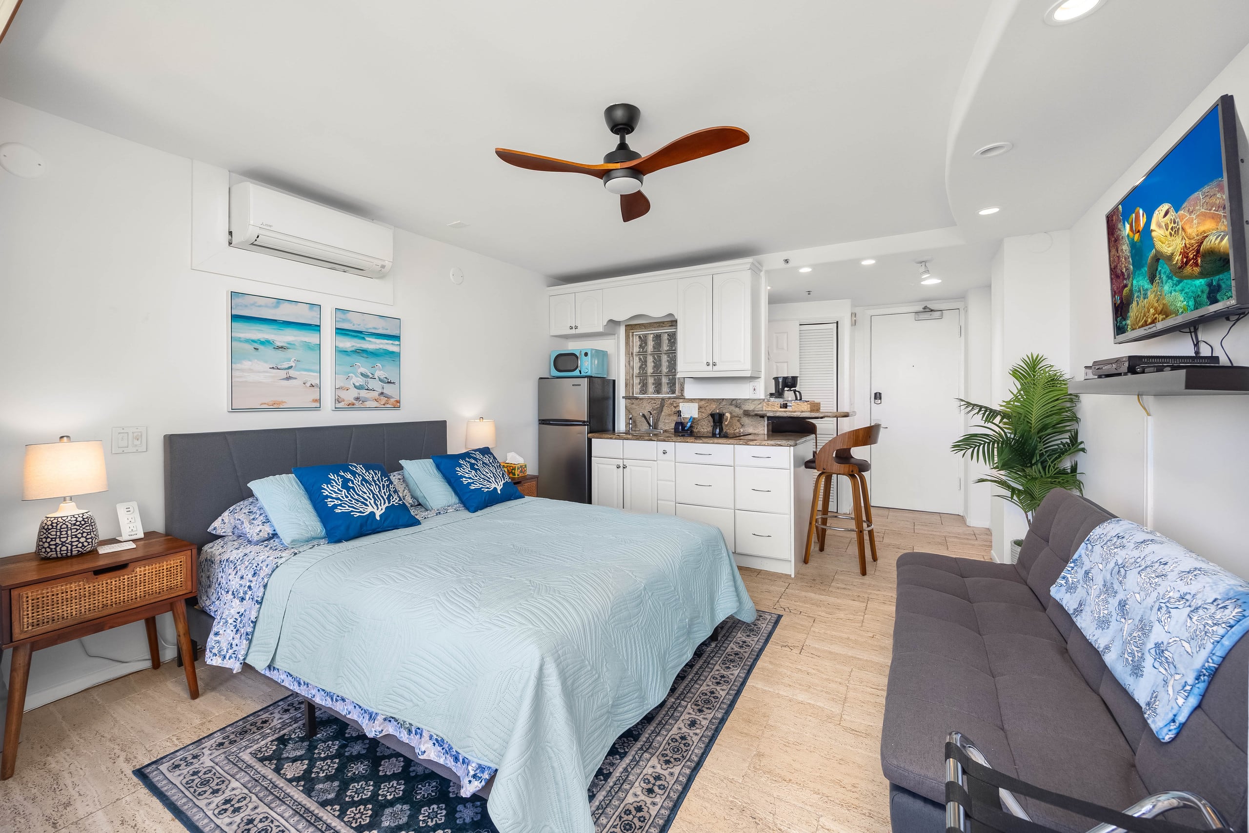 Ocean View Studio with private balcony - Image 17