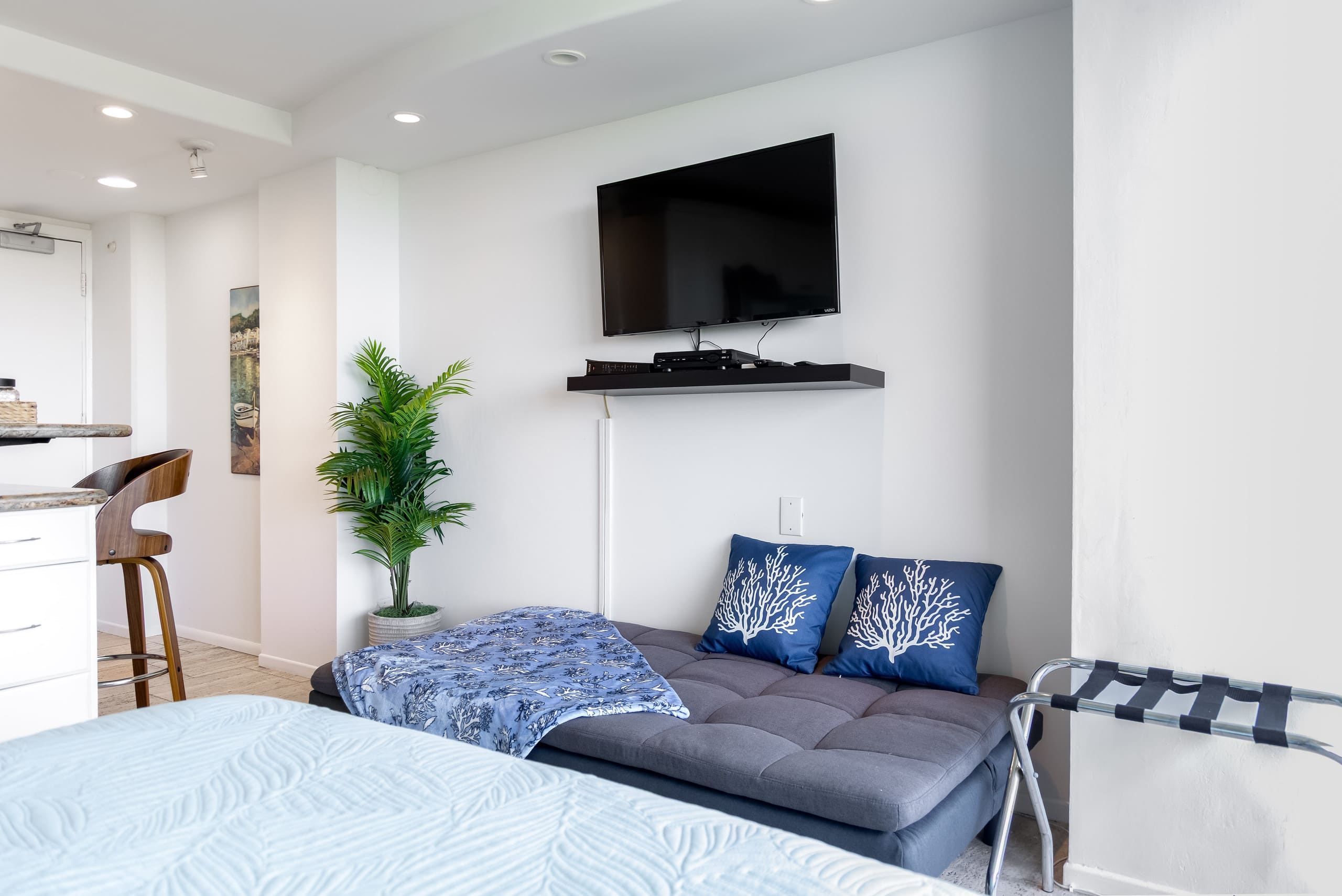 Ocean View Studio with private balcony - Image 19