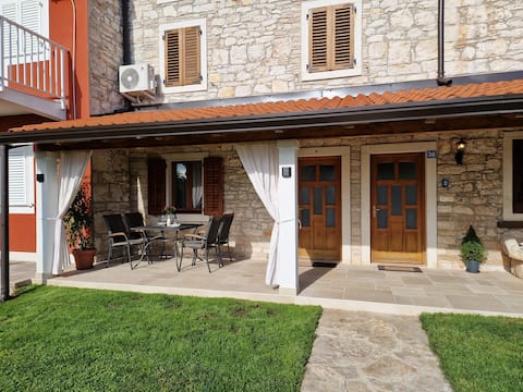 Popular Airbnb listing: Sipar APP in Katoro