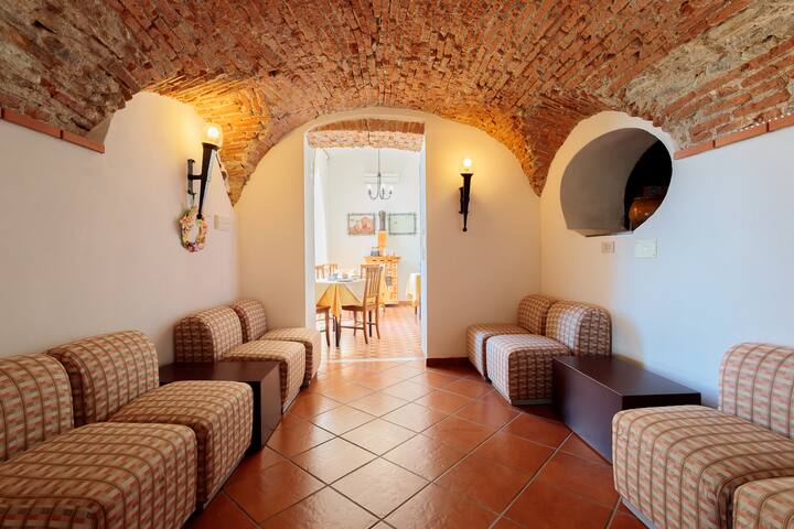 Hillside B&b With View Over The Coast - Pietra Ligure