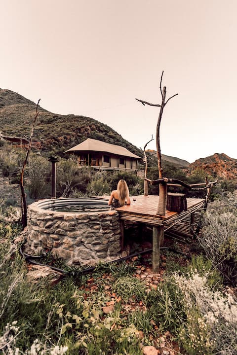 Romantic Glamping with Hot Tub in Private Reserve