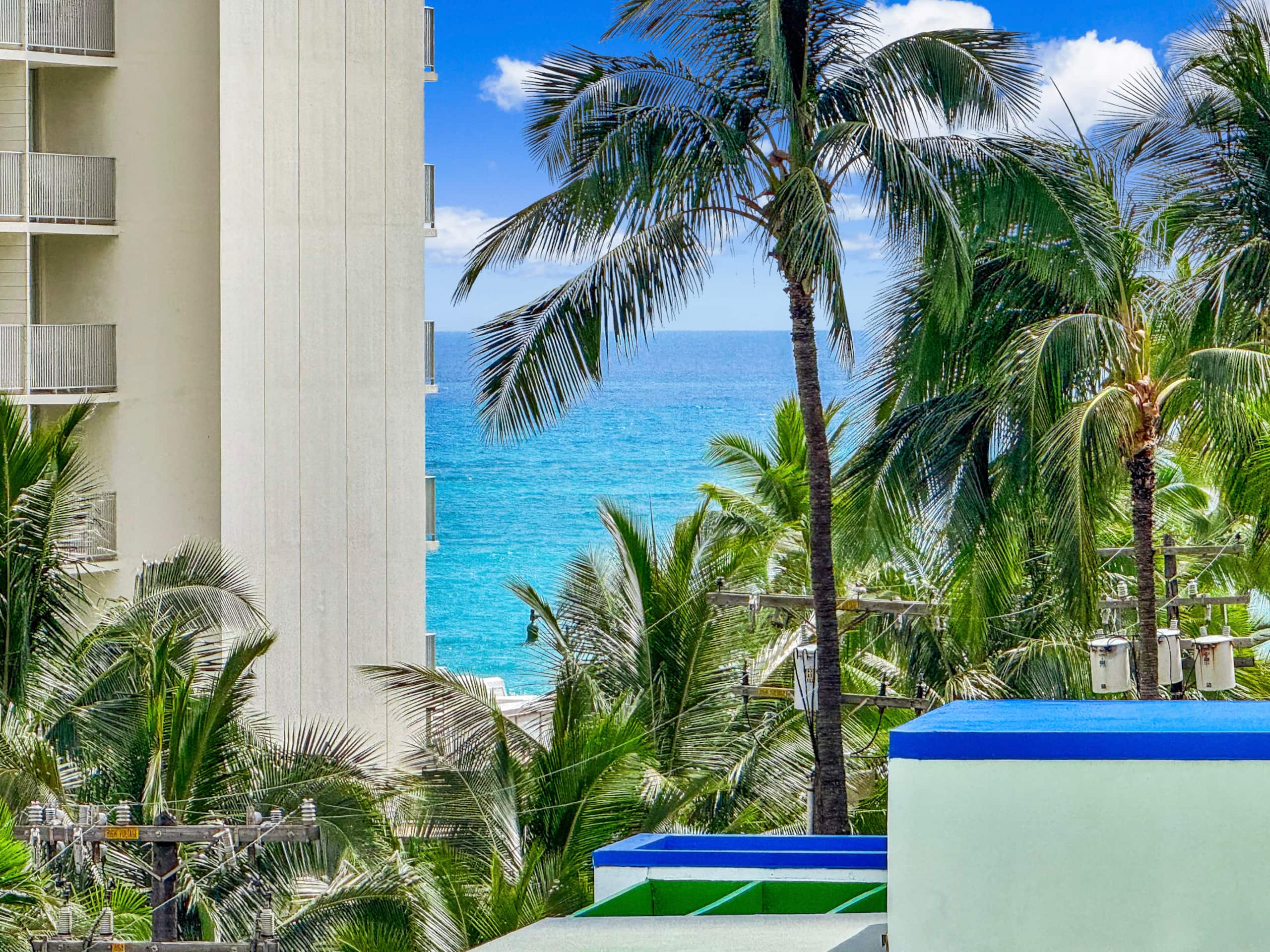 Condo in Honolulu · ★4.88 · 3 bedrooms · 5 beds · 2 private baths - Image 64