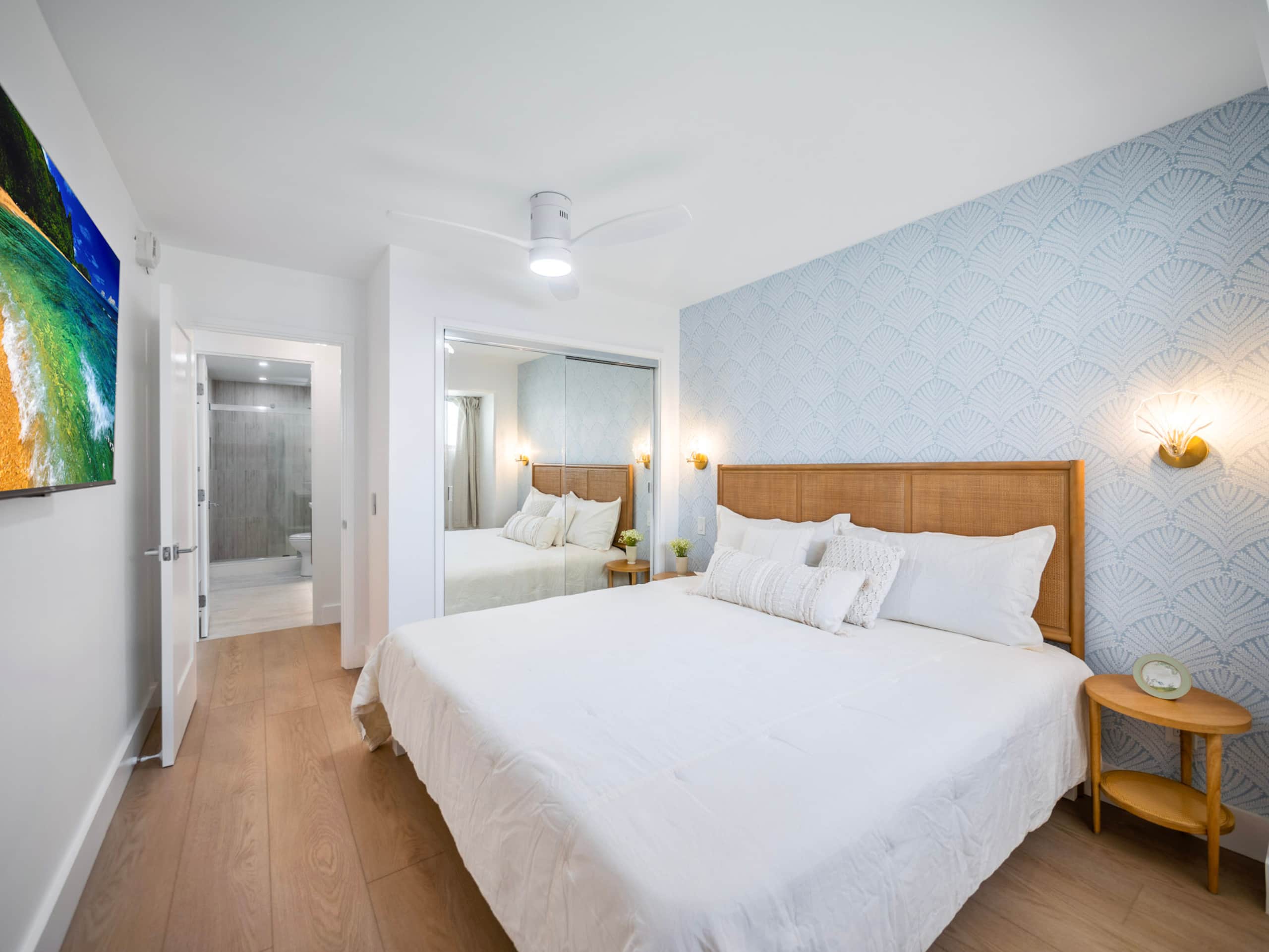 Condo in Honolulu · ★4.88 · 3 bedrooms · 5 beds · 2 private baths - Image 36