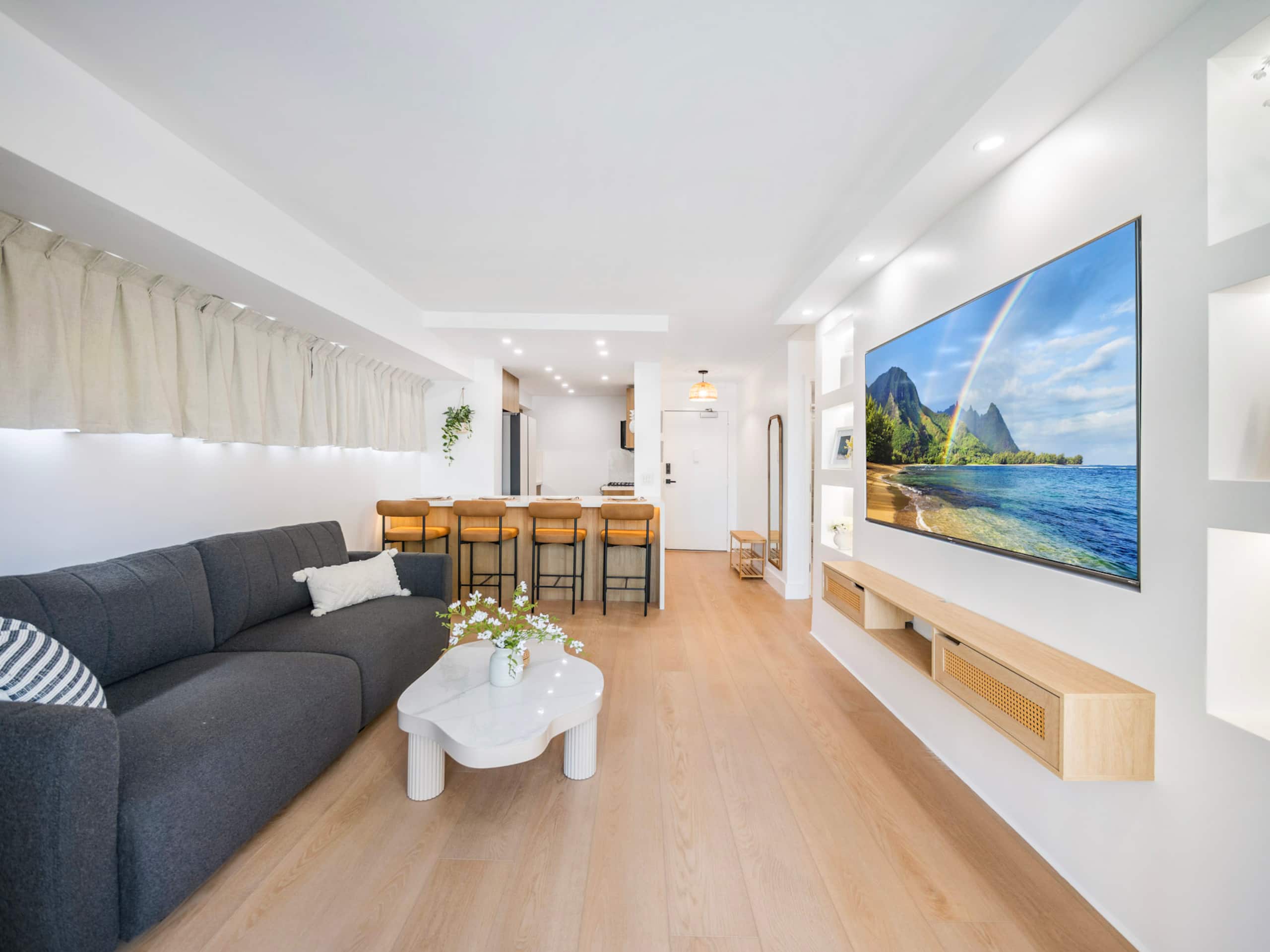 Condo in Honolulu · ★4.88 · 3 bedrooms · 5 beds · 2 private baths - Image 13