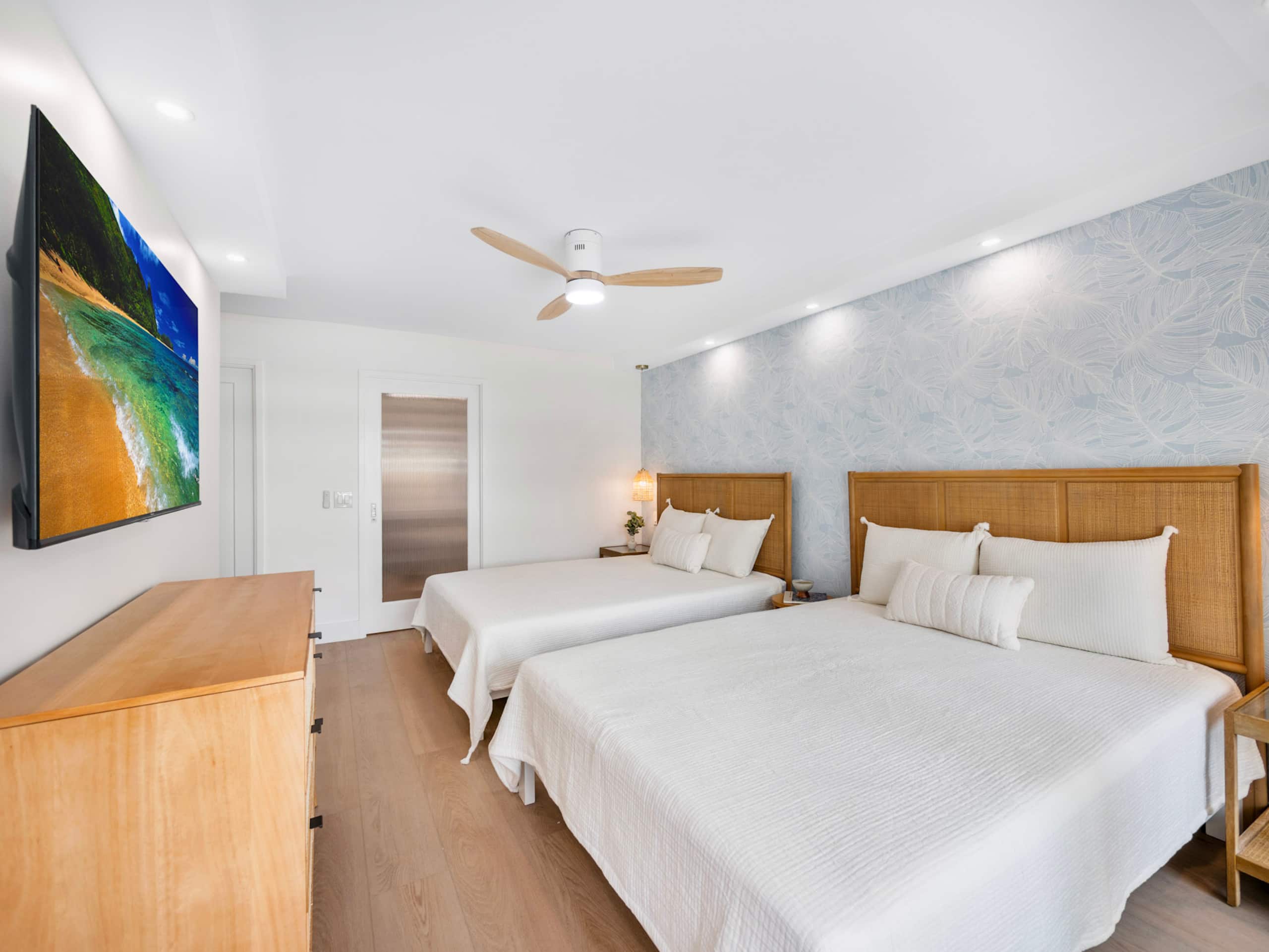 Condo in Honolulu · ★4.88 · 3 bedrooms · 5 beds · 2 private baths - Image 32