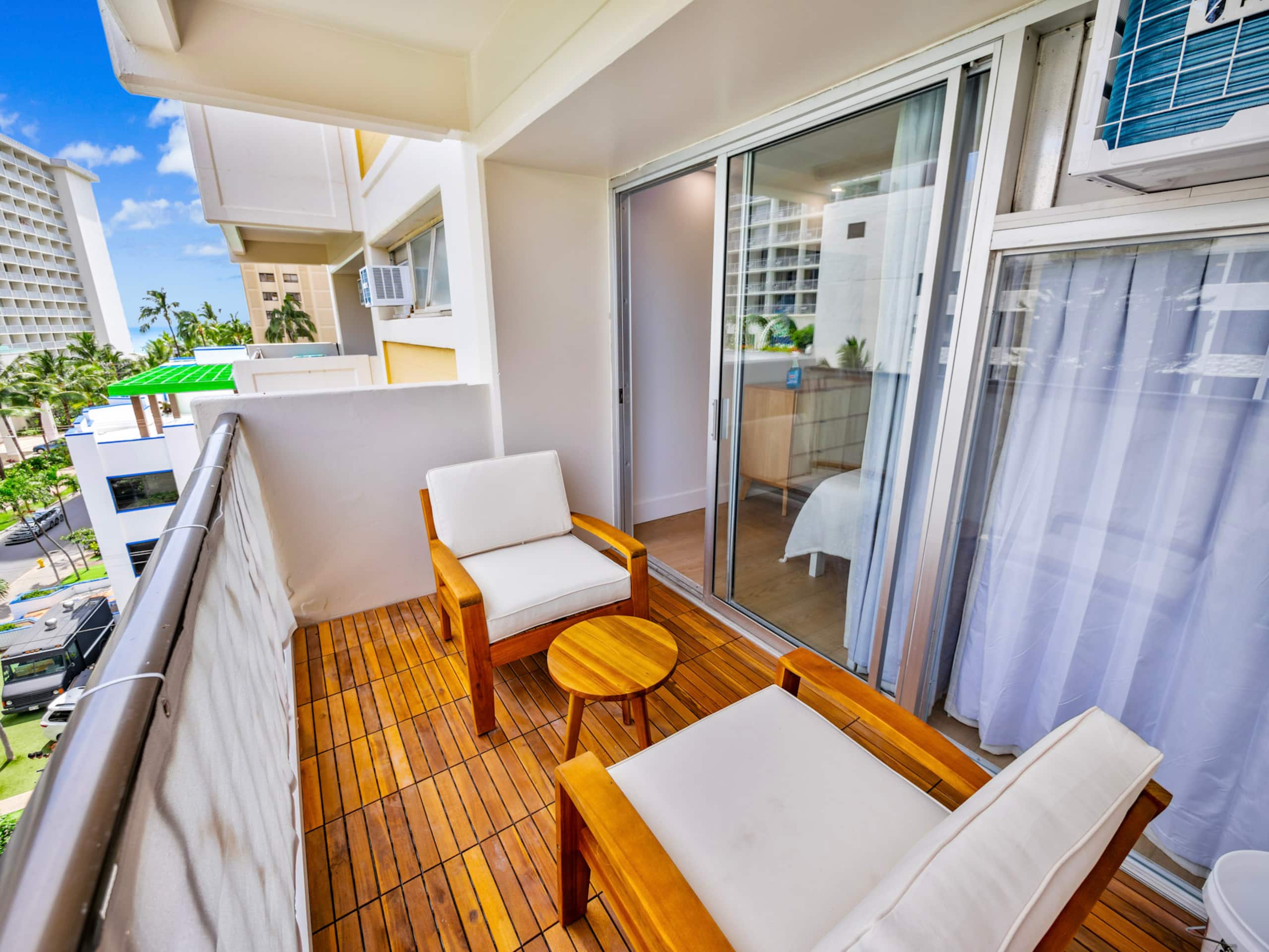 Condo in Honolulu · ★4.88 · 3 bedrooms · 5 beds · 2 private baths - Image 62